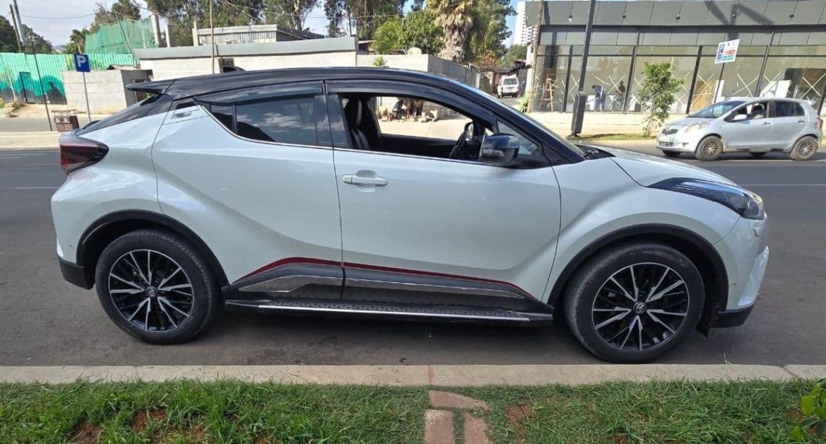 Toyota C-HR Europe, photo 2 of 5