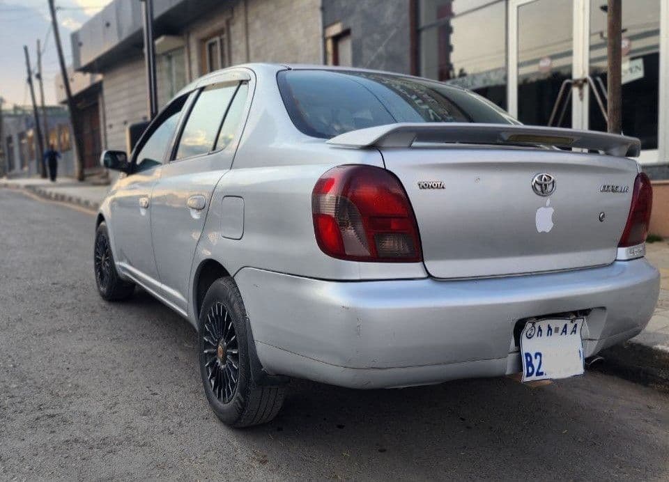 Toyota Platz (2001/10/## Real), photo 2 of 3
