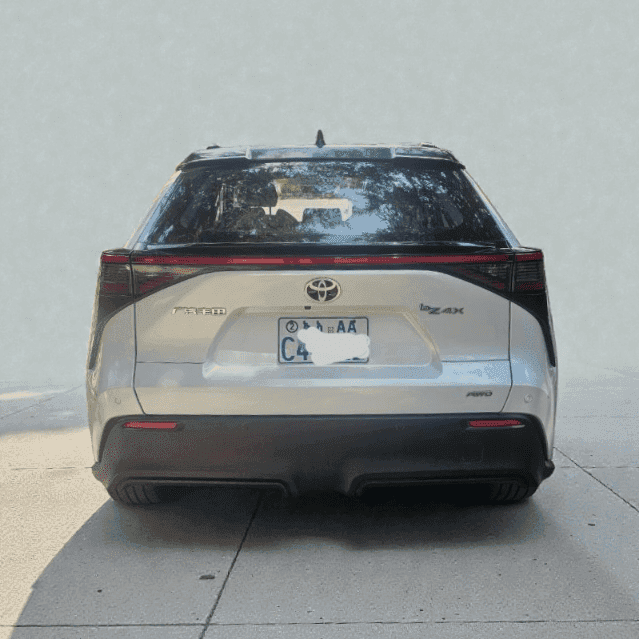 Toyota Bz4x (4WD) EV, photo 2 of 6