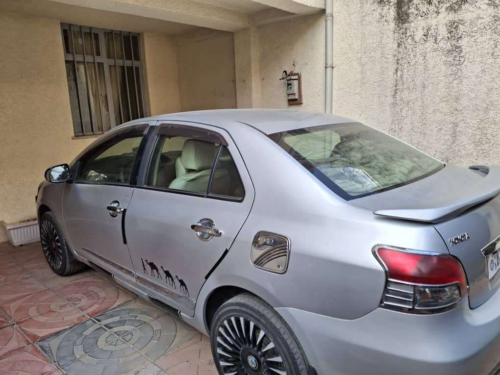 Toyota Belta 2011, photo 3 of 5