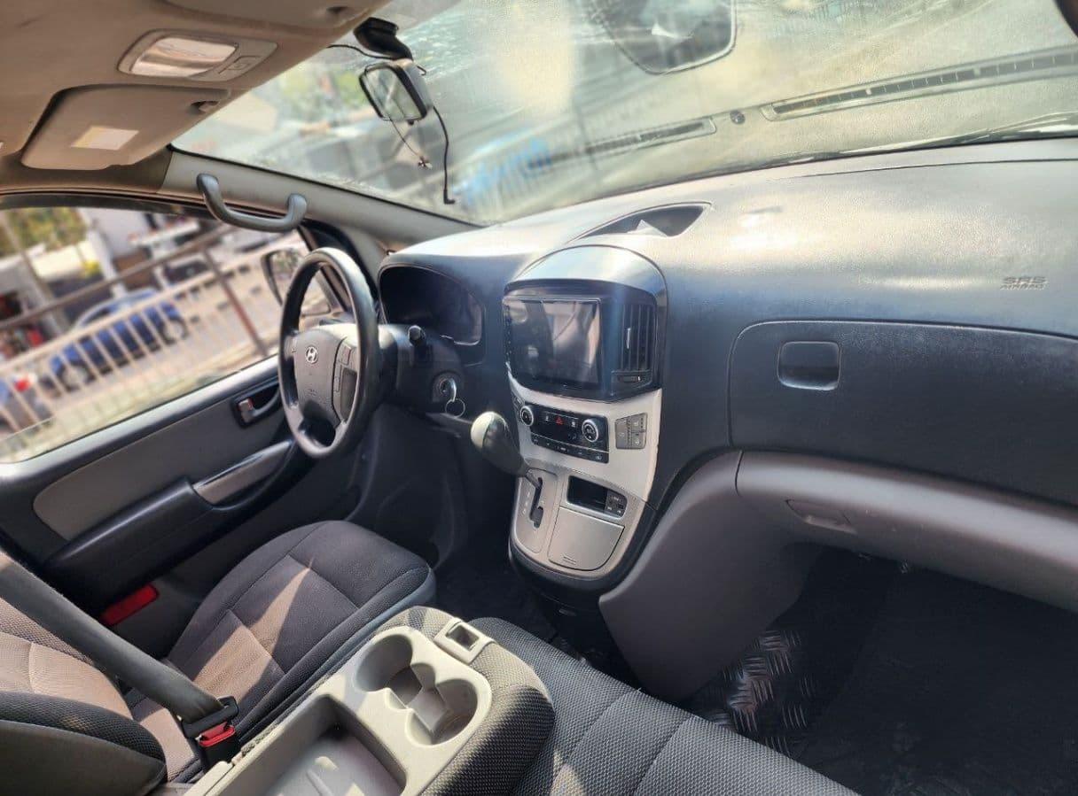 Hyundai Starex, photo 3 of 5