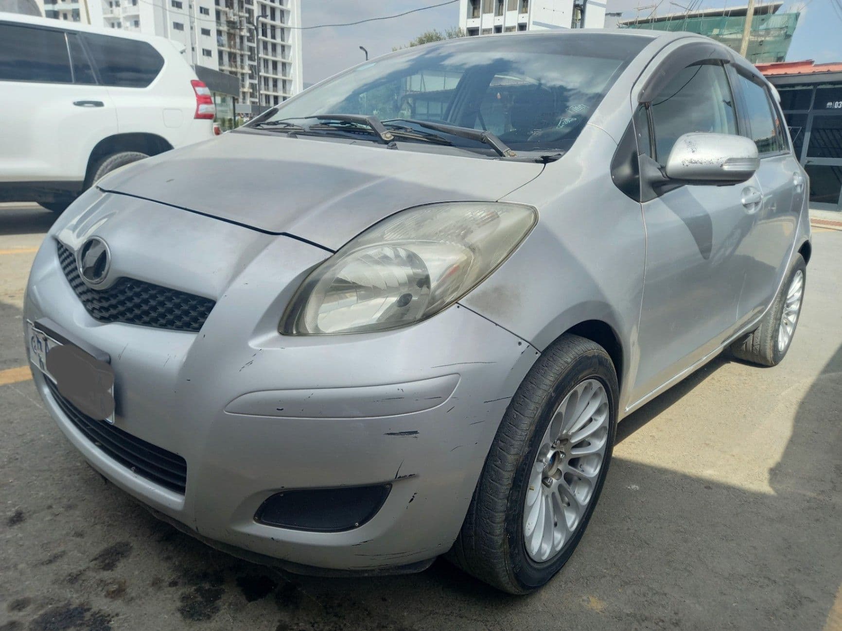 Toyota Yaris 2009, photo 1 of 5