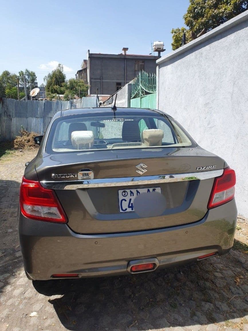 Suzuki Dzire (Option ), photo 2 of 6