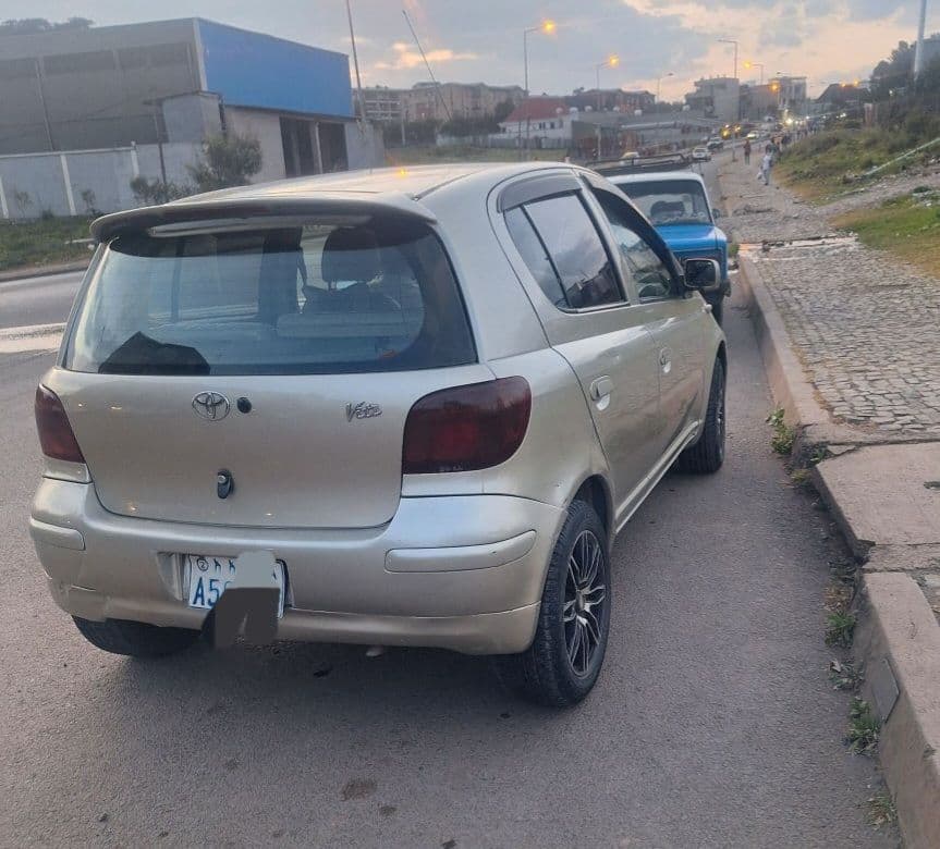 Toyota Vitz 2002, photo 5 of 5