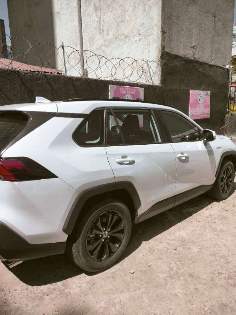 Toyota rava 4 hybrid, photo 4 of 5