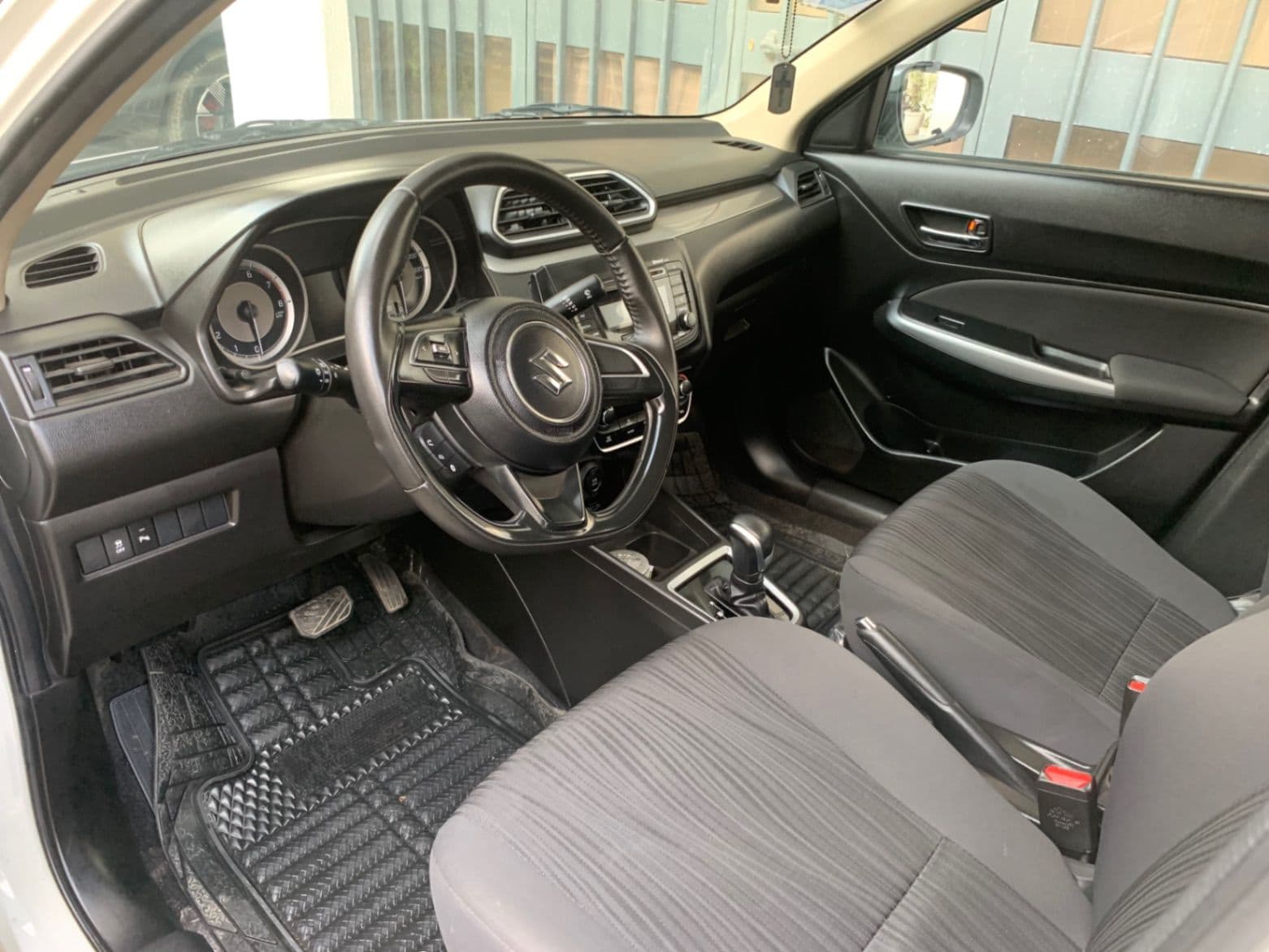 Suzuki Dzire , photo 4 of 5