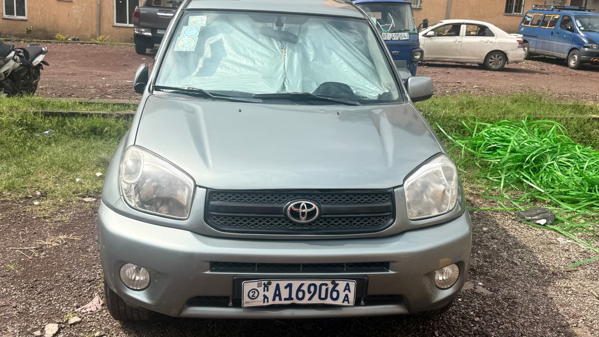 Toyota Rav4, photo 1 of 4