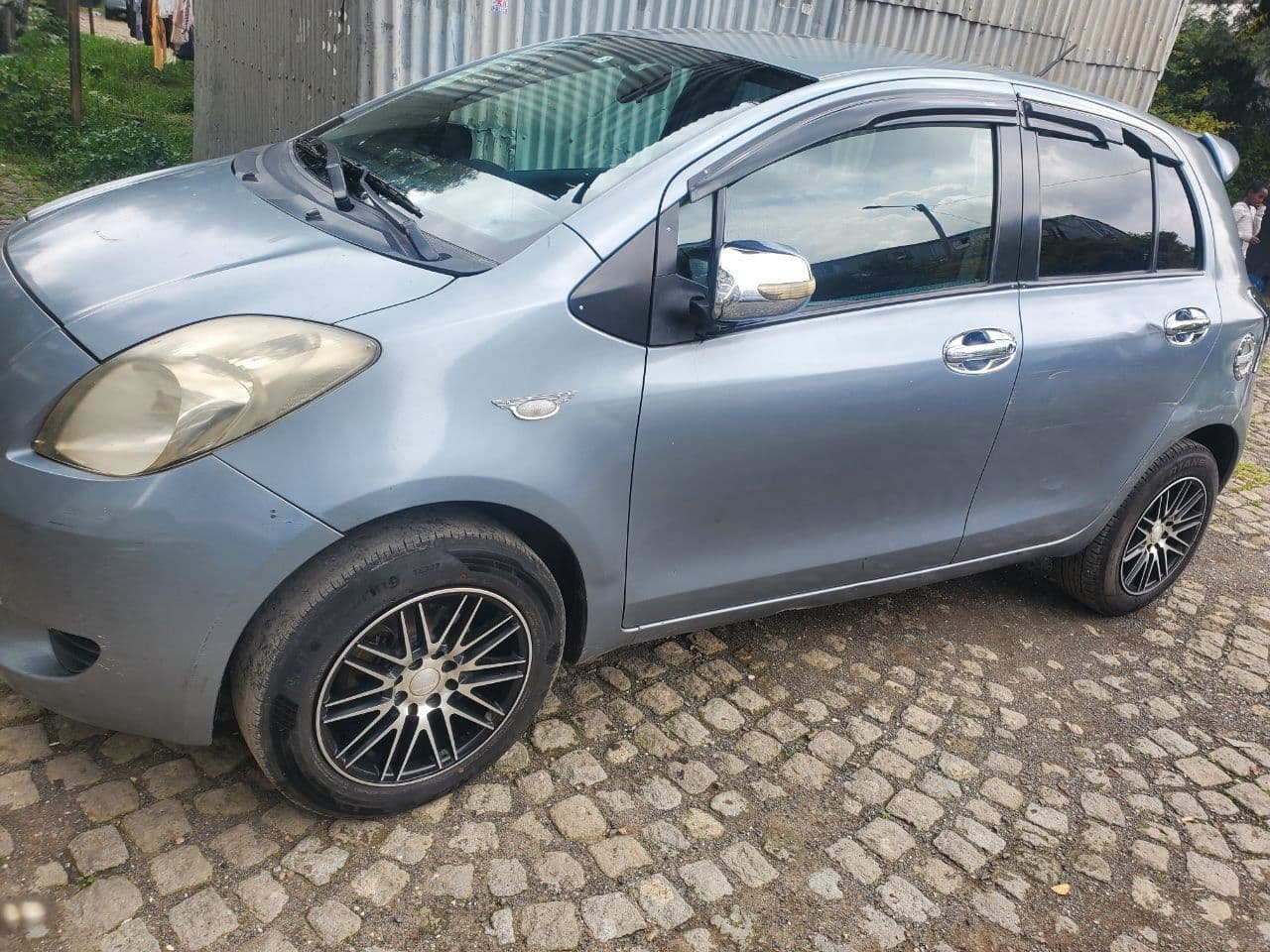 Toyota Yaris 2006, photo 1 of 3
