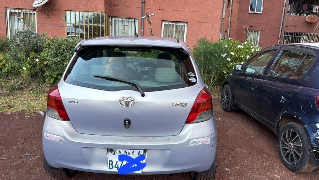 Toyota Yaris Compact 2010, photo 5 of 6