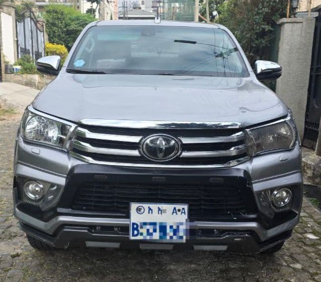 Toyota Revo,2020,full option,excellent condition!!, photo 3 of 5