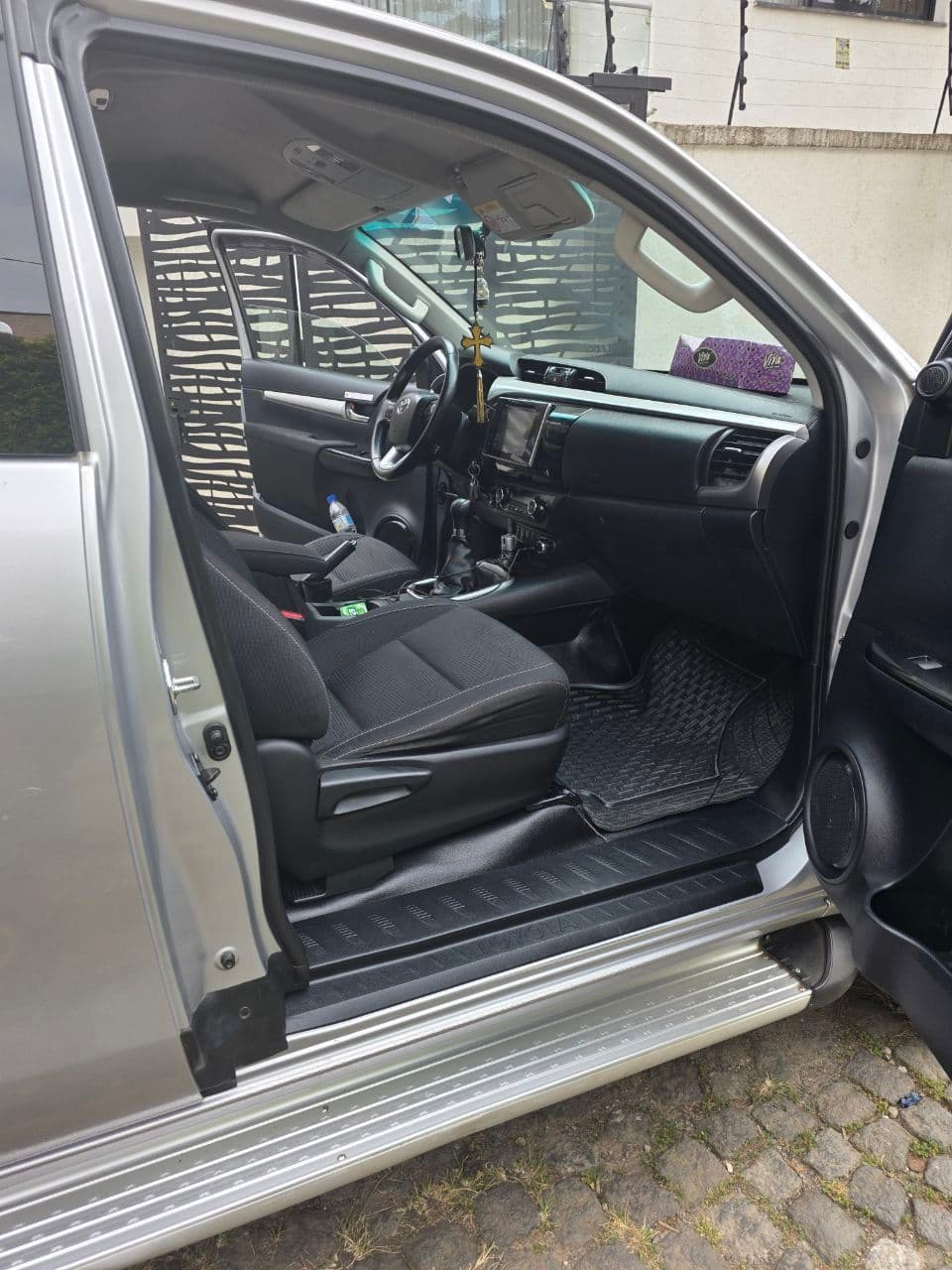 Toyota Revo,2020,full option,excellent condition!!, photo 4 of 5