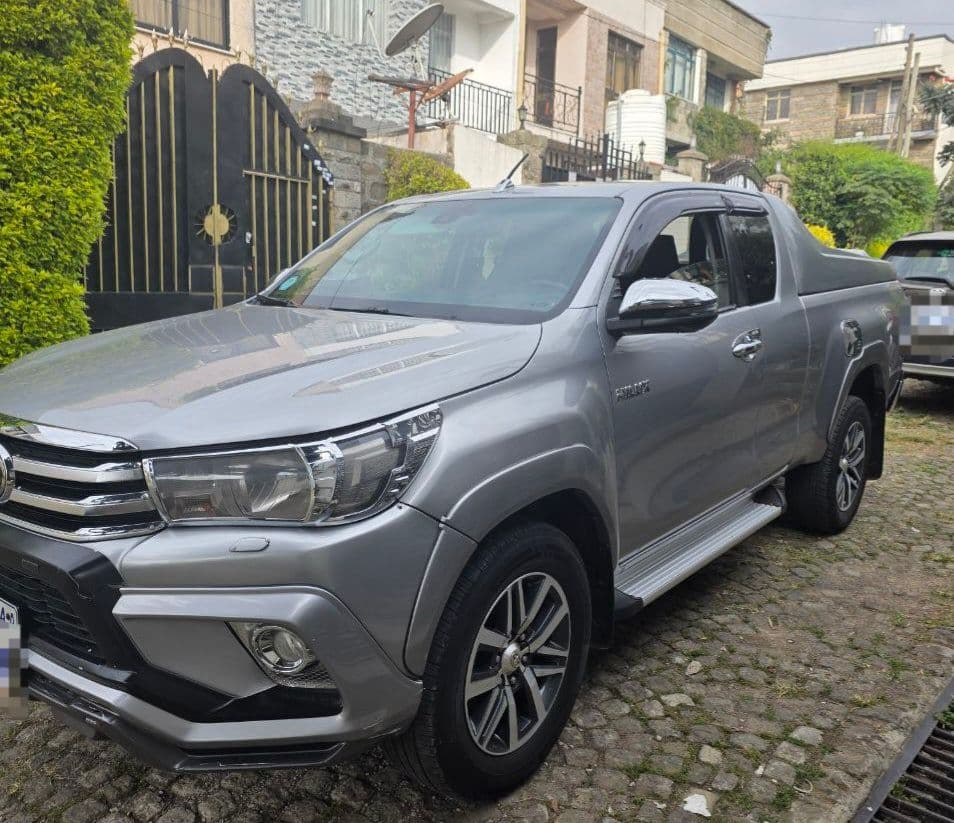 Toyota Revo,2020,full option,excellent condition!!, photo 1 of 5