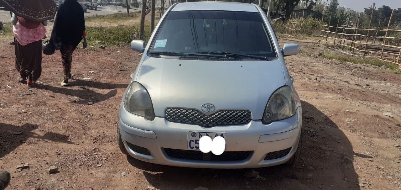 Toyota vitz yaris , photo 2 of 3