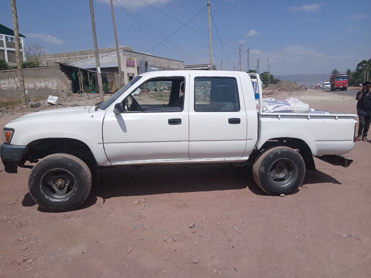 Toyota Hilux 1995, photo 1 of 3