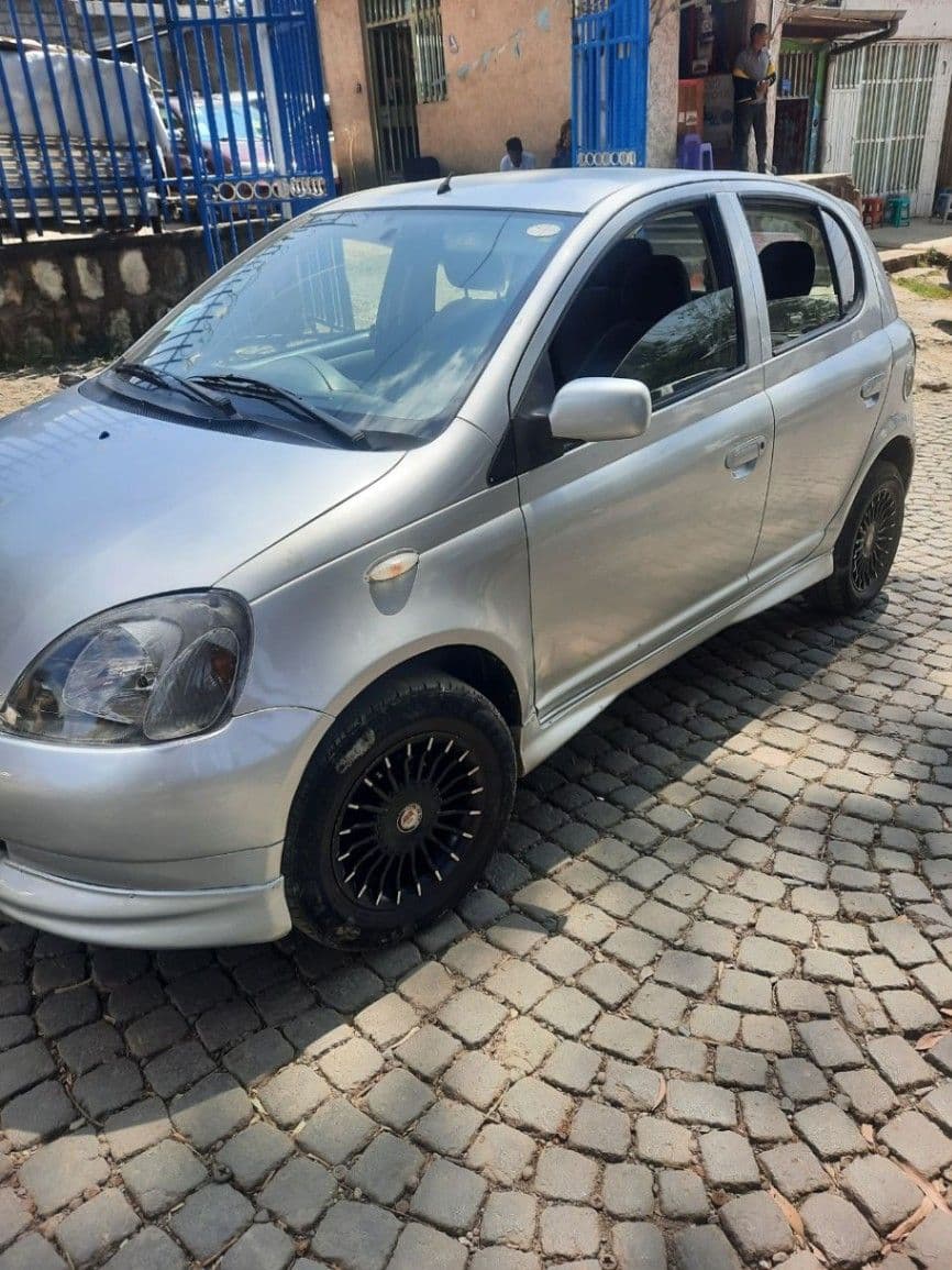 Toyota vitz 2001, photo 3 of 3