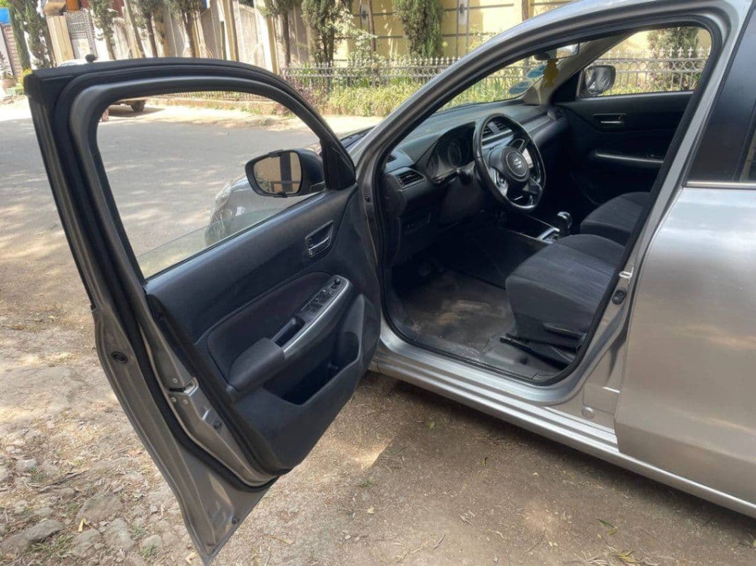 Suzuki Dzire, photo 5 of 5
