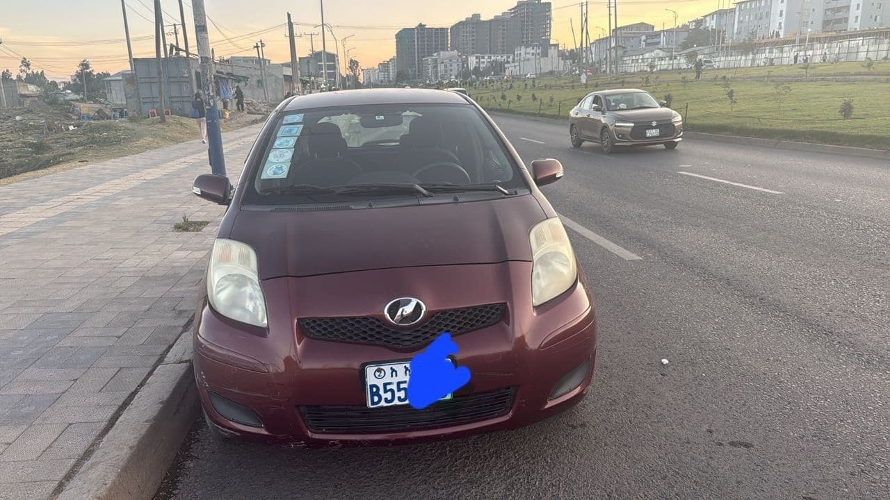 Toyota yaris 2010, photo 1 of 4