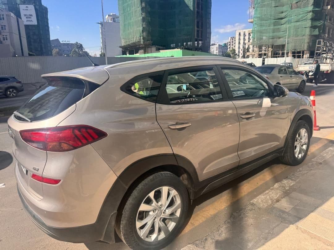 Hyundai Tucson(Dubai), photo 3 of 6