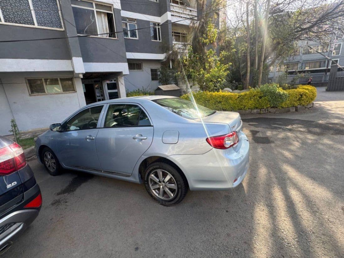 Toyota corolla 2012, photo 2 of 4