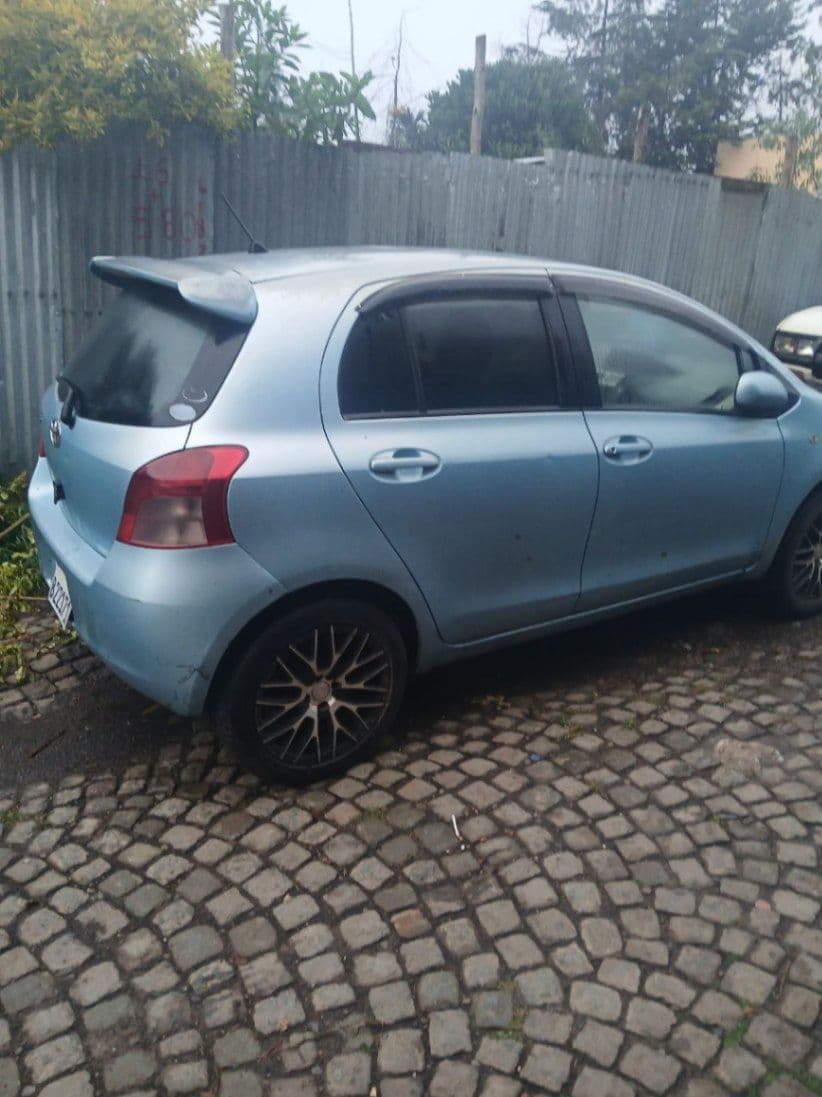 Toyota Yaris compact 2008, photo 2 of 3
