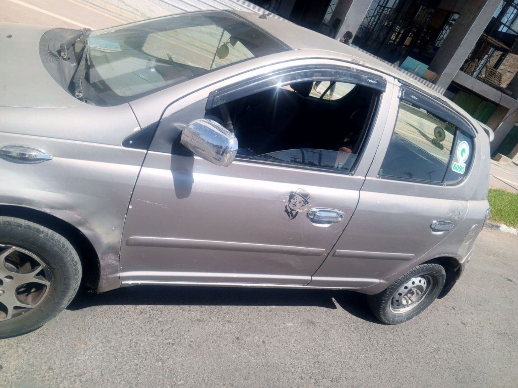 Toyota  vitiz, photo 4 of 5