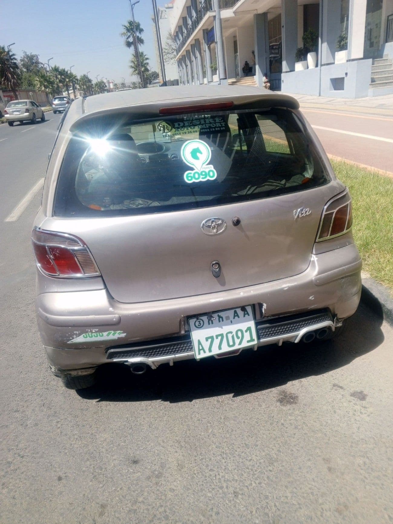 Toyota  vitiz, photo 1 of 5