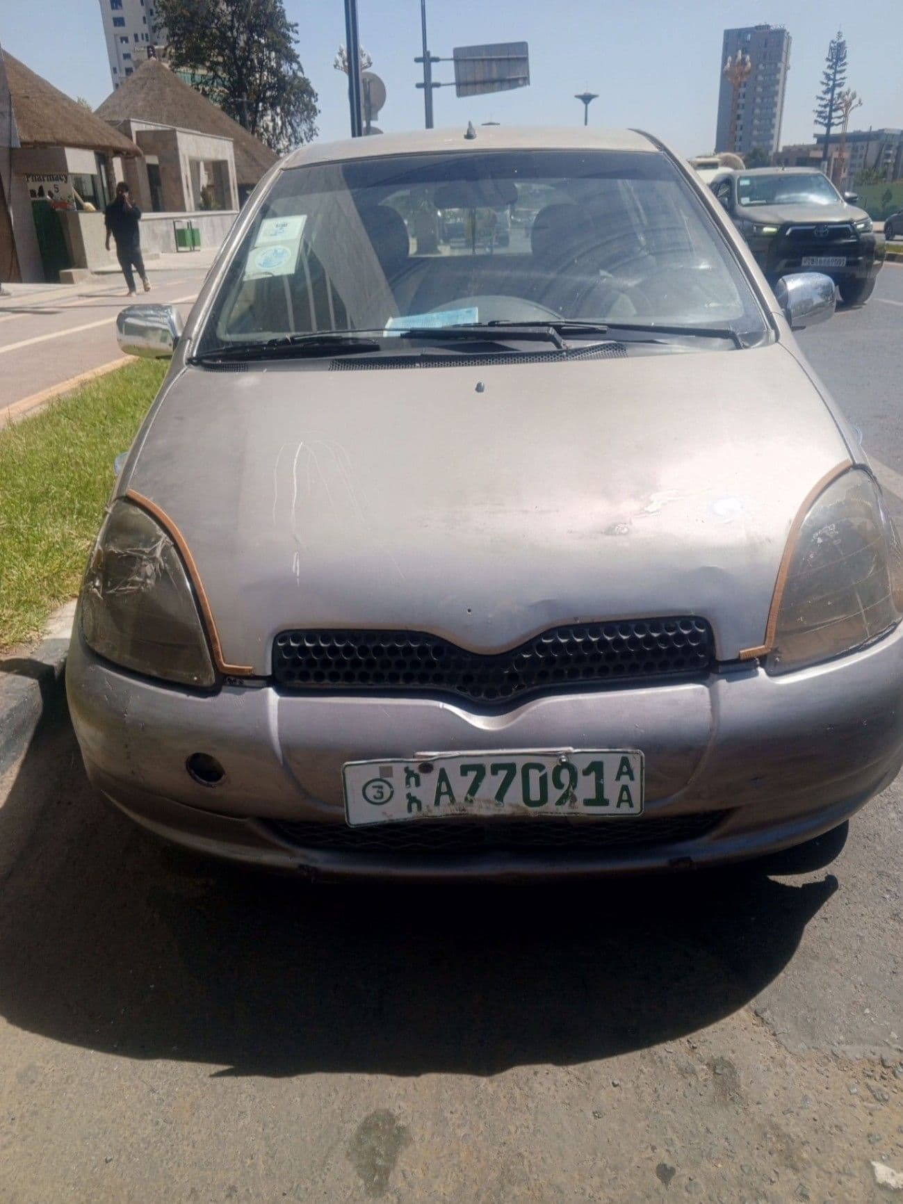 Toyota  vitiz, photo 2 of 5