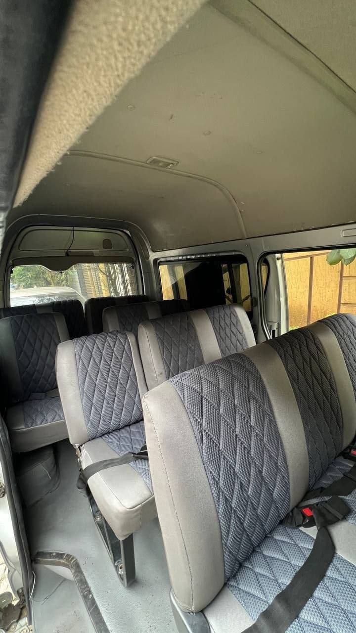 Toyota Hiace, photo 2 of 2
