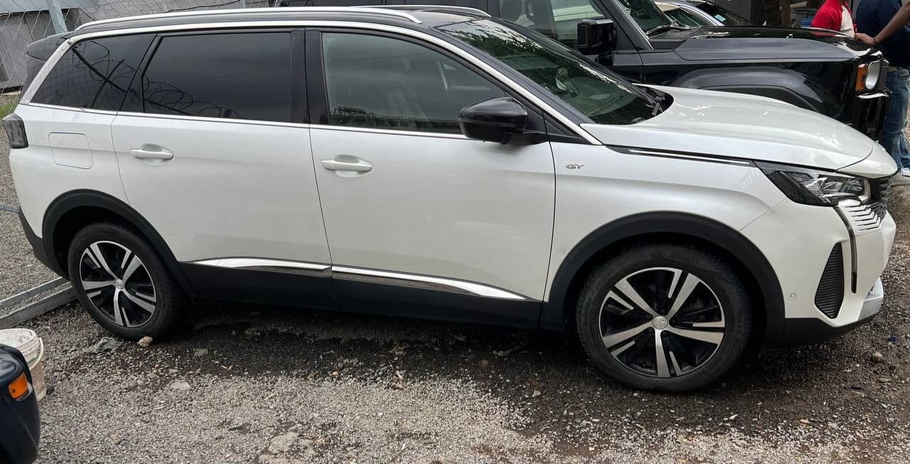 Peugeot 5008 2003, photo 2 of 6