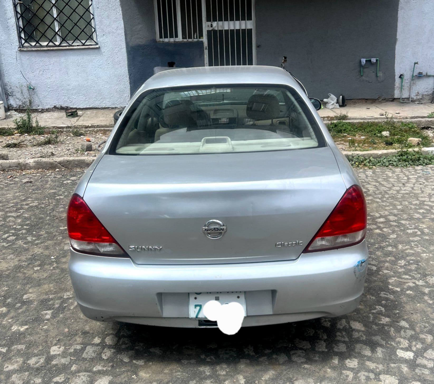 Nissan sunny 2011 manual, photo 2 of 6