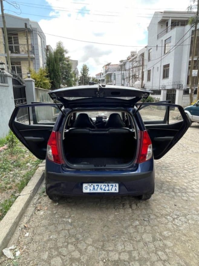 Hyundai I10 2010, photo 3 of 5