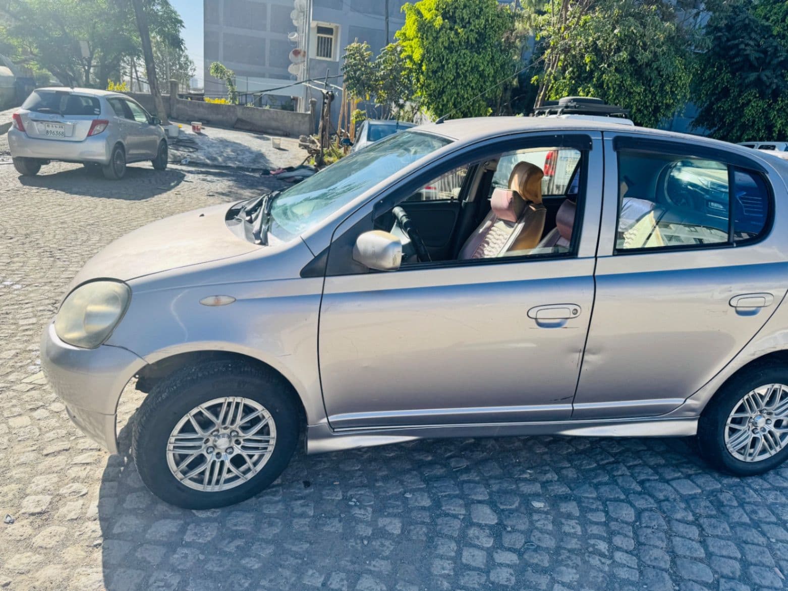 Toyota Vitz 2001 , photo 3 of 6