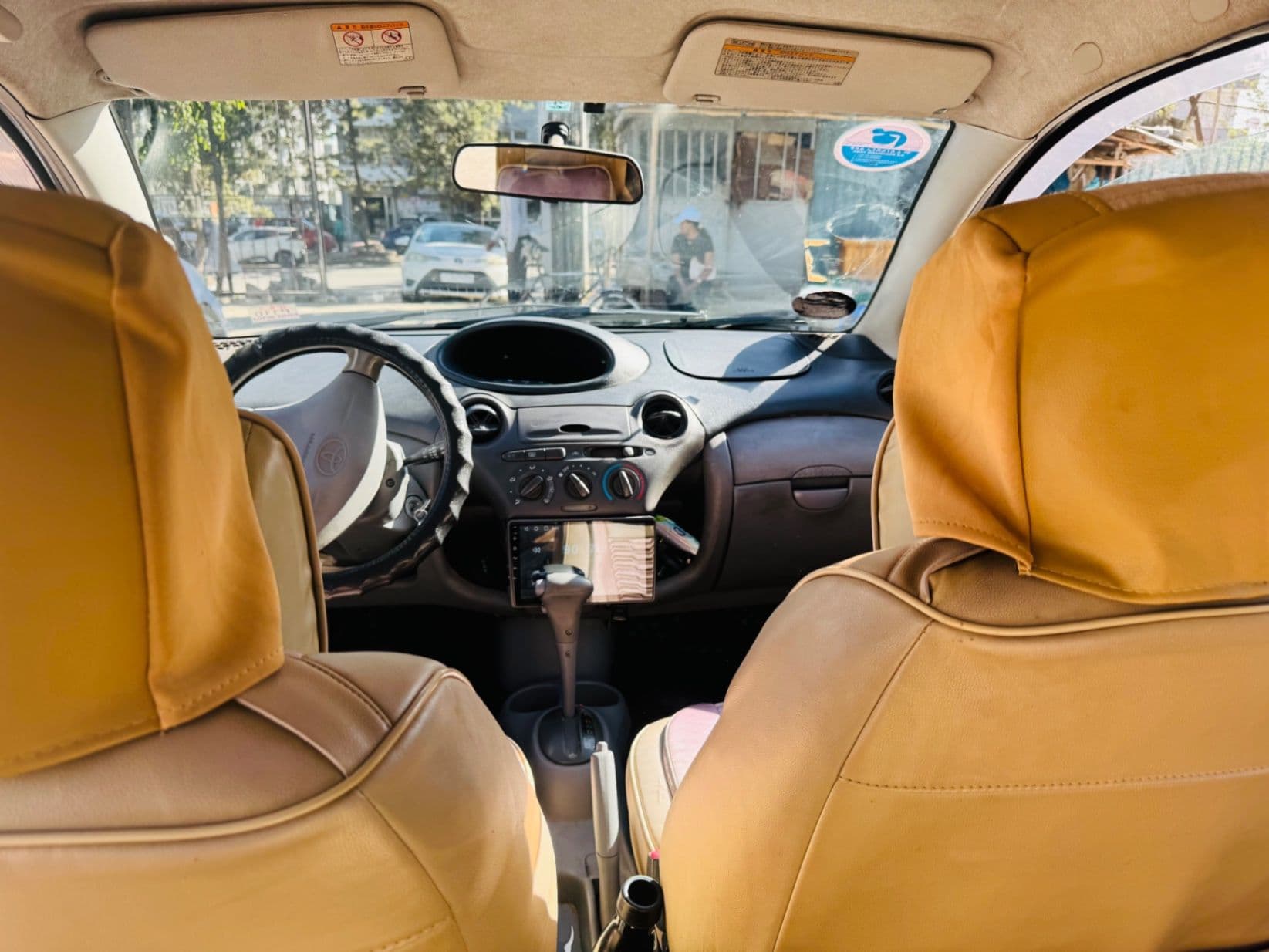 Toyota Vitz 2001 , photo 4 of 6