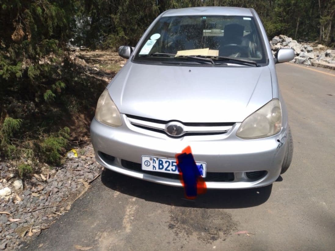 Toyota platz 2005, photo 2 of 3