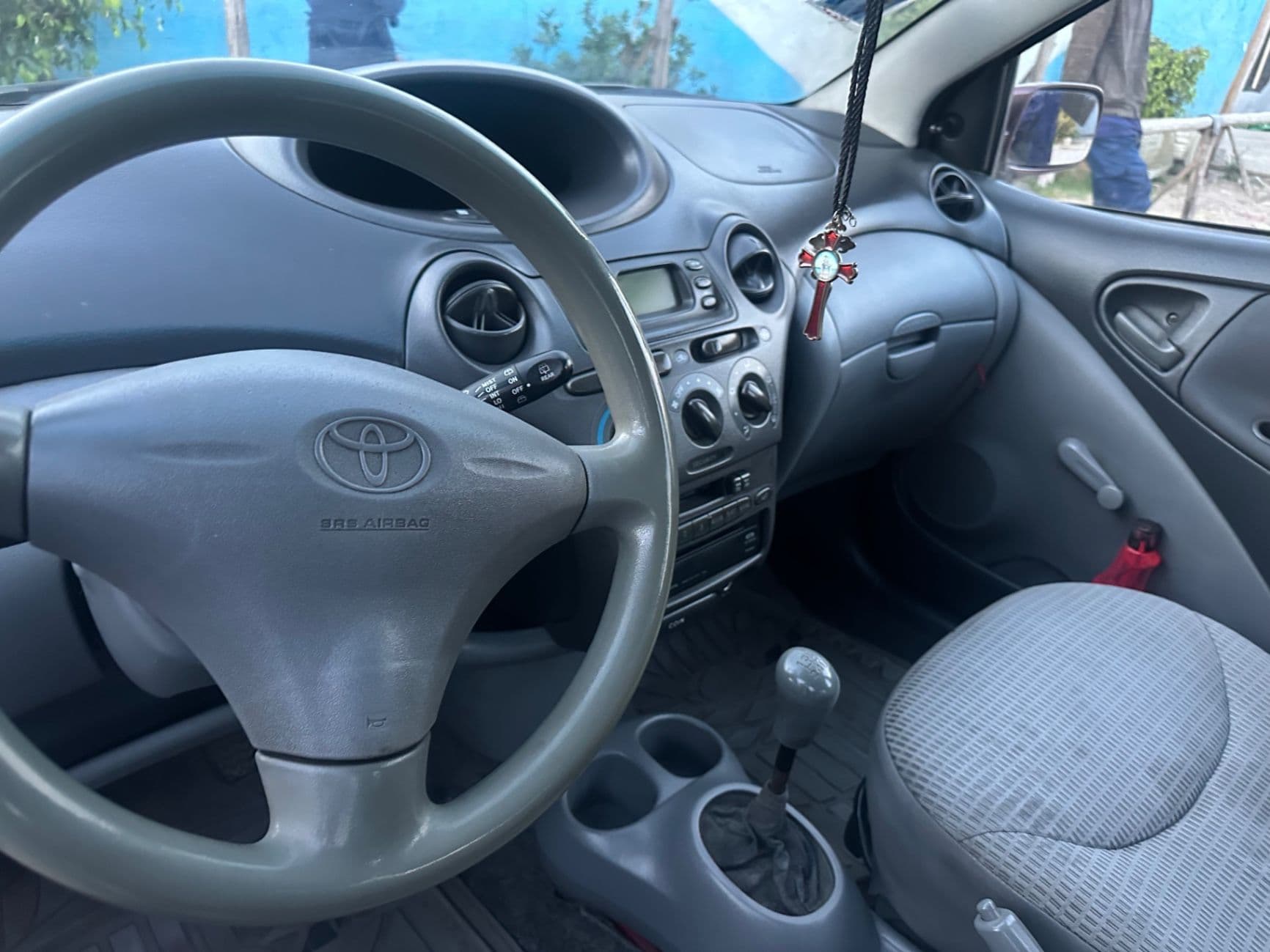 Toyota Yaris 2001, photo 2 of 5
