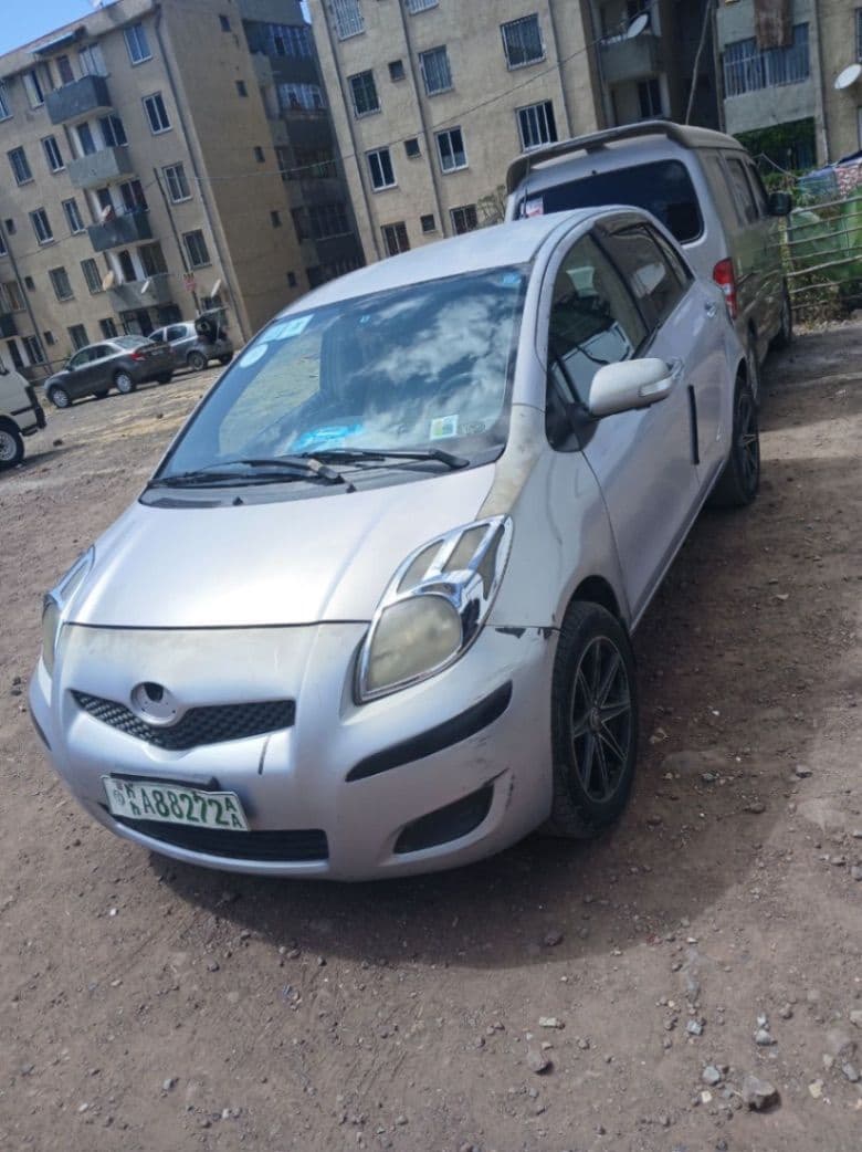 Toyota Yaris compact 2008, photo 1 of 2