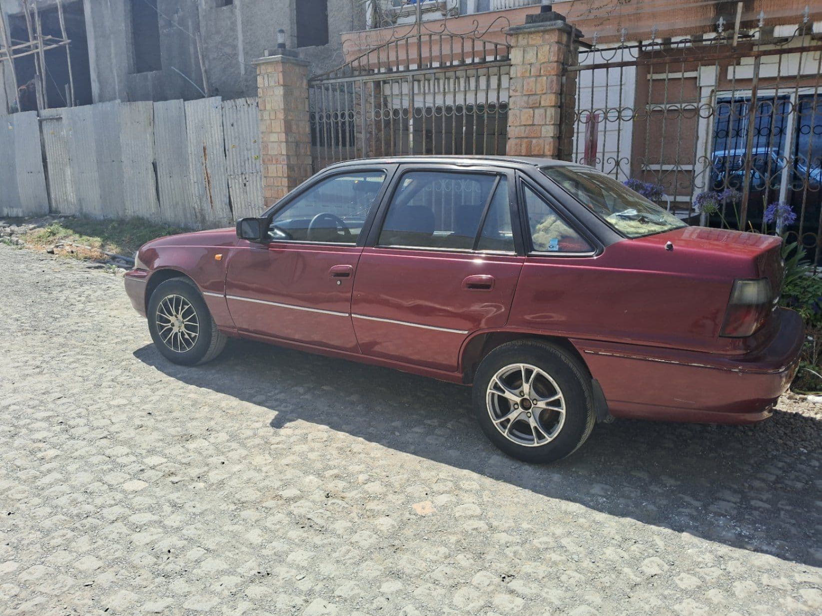 Daewoo 1999, photo 1 of 5