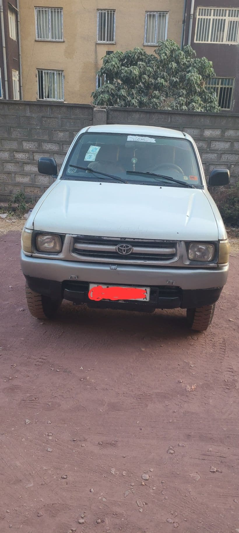 Toyota Hilux 1998 , photo 2 of 3