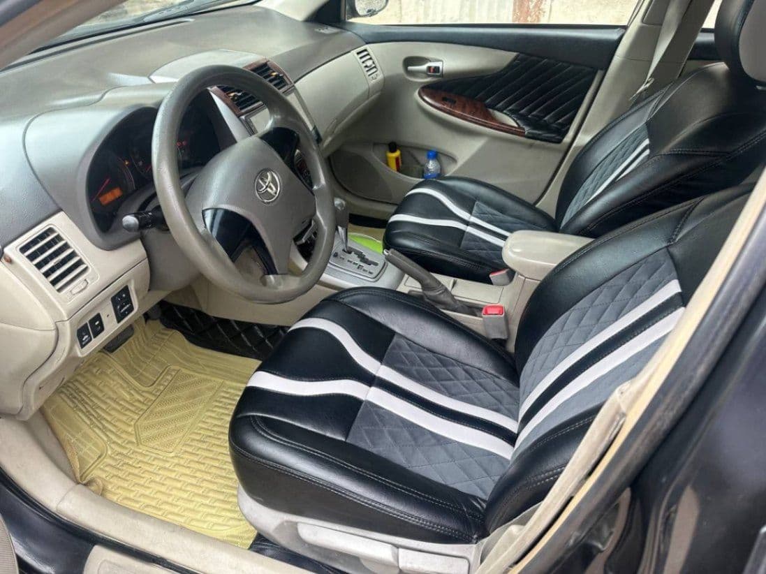 toyota corolla, photo 4 of 4