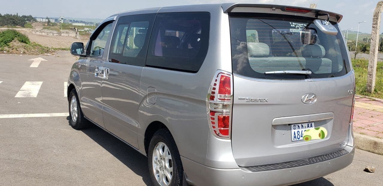 Hyundai Starex 2012, photo 3 of 6
