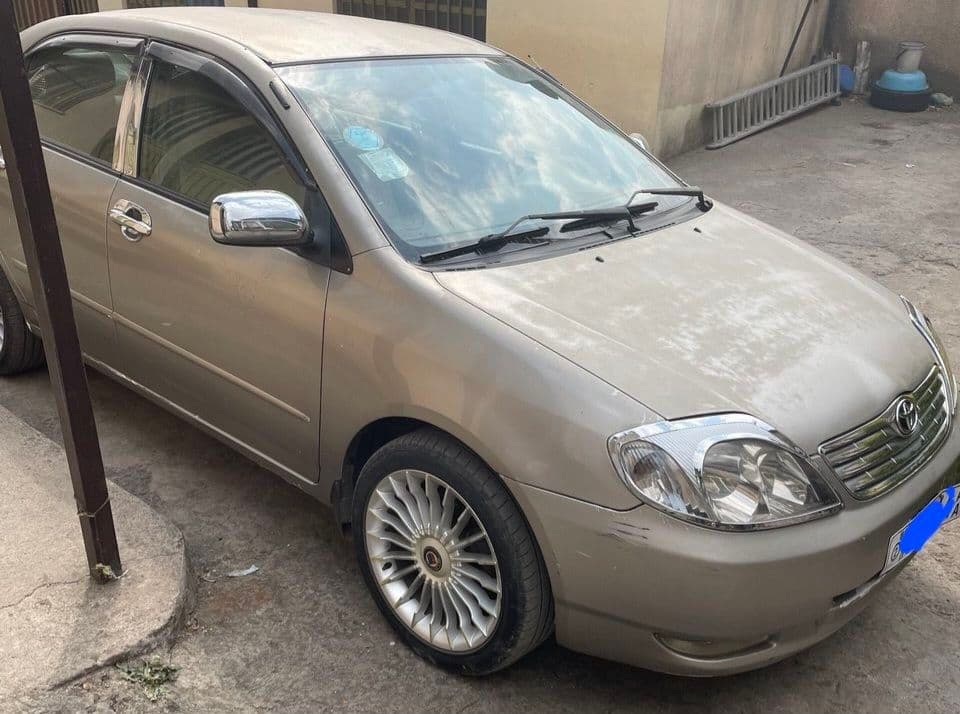 Toyota corolla 2003, photo 1 of 4