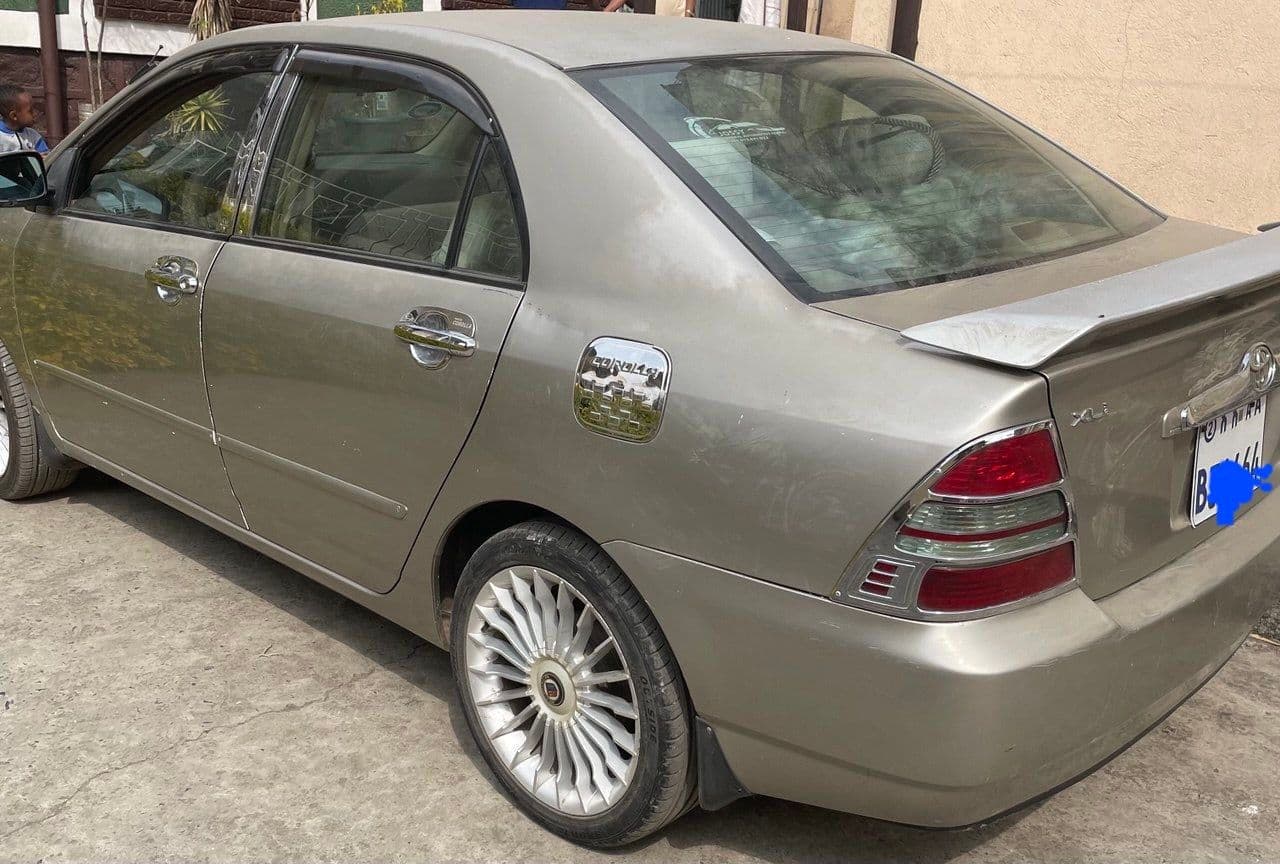 Toyota corolla 2003, photo 2 of 4