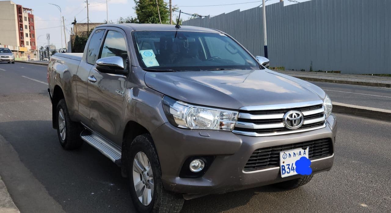 Toyota Hilux 2018, photo 1 of 3