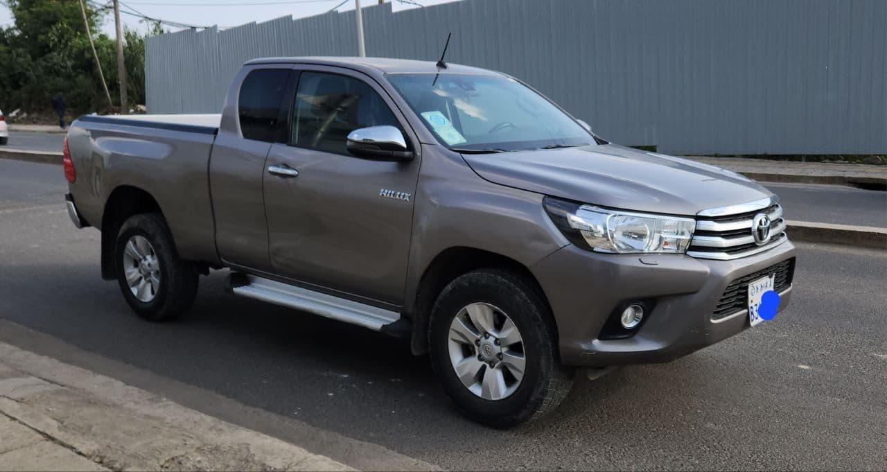 Toyota Hilux 2018, photo 2 of 3