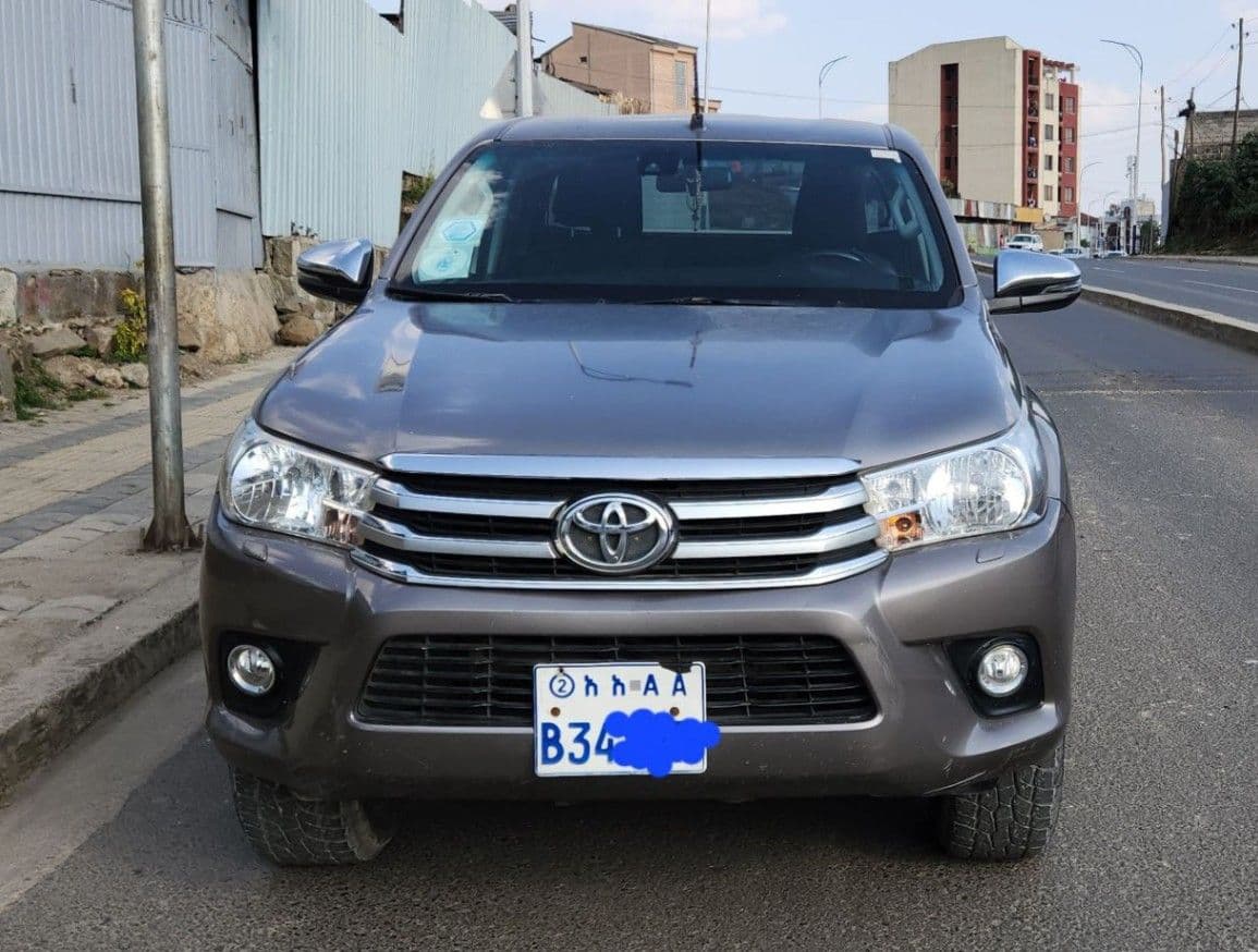Toyota Hilux 2018, photo 3 of 3