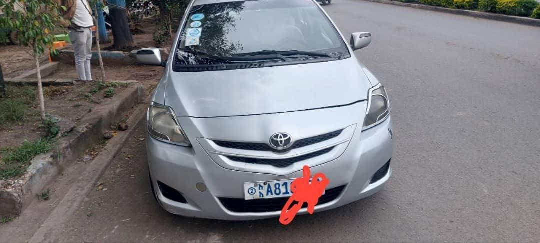 Toyota Yaris 2007, photo 1 of 4