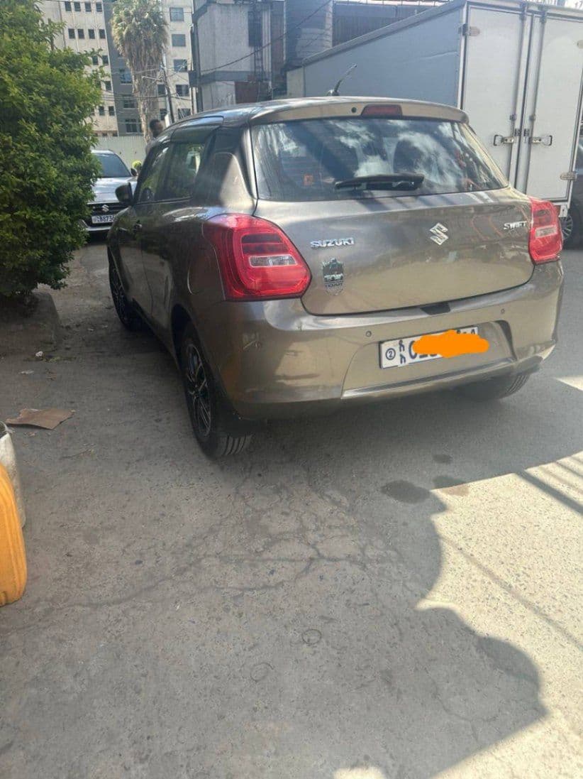 Suzuki swift , photo 2 of 2