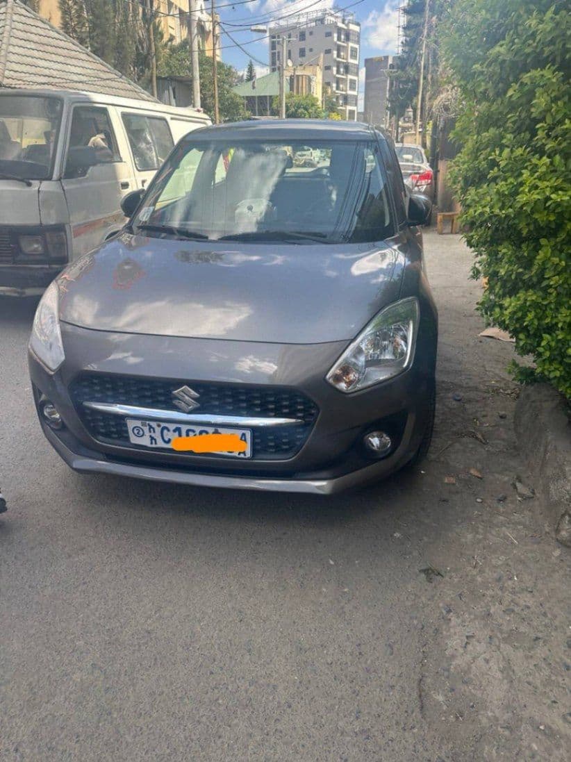 Suzuki swift , photo 1 of 2