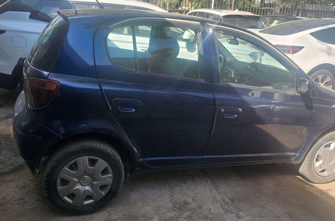 Toyota vitz yaris 2005, photo 3 of 4