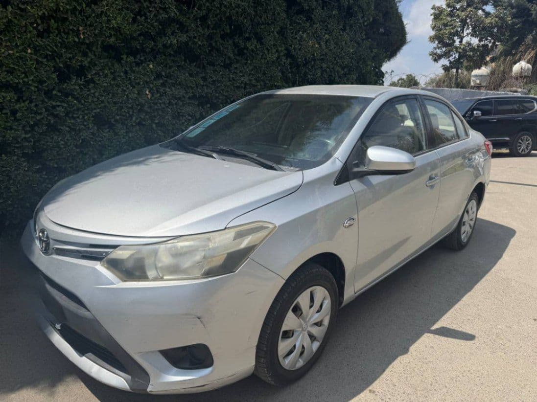 Toyota yaris (sedan) 2013, photo 2 of 4